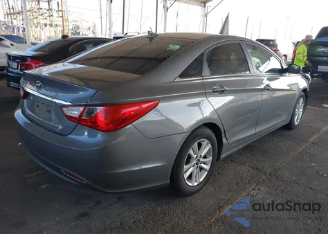 2013 Hyundai Sonata Gls z USA, uszkodzony, nr VIN 5NPEB4AC2DH661022